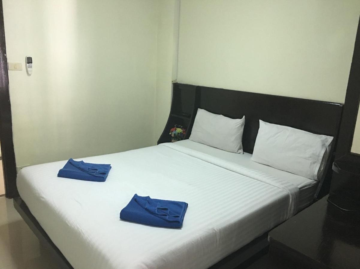 Blueskyhouse Patong Hotel Bagian luar foto