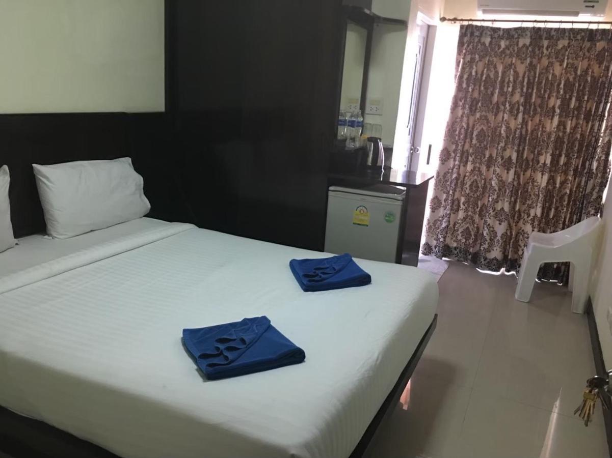 Blueskyhouse Patong Hotel Bagian luar foto