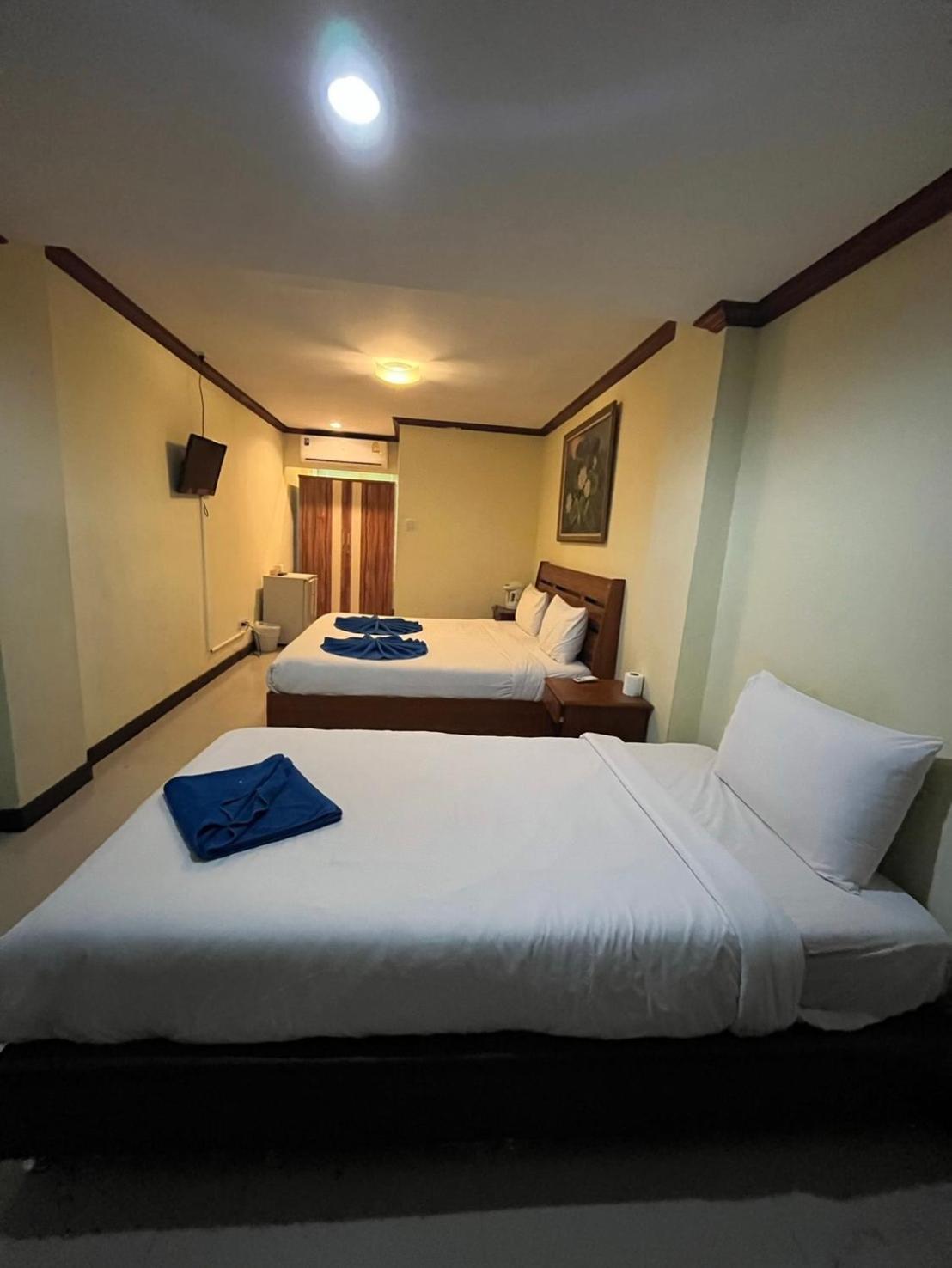 Blueskyhouse Patong Hotel Bagian luar foto