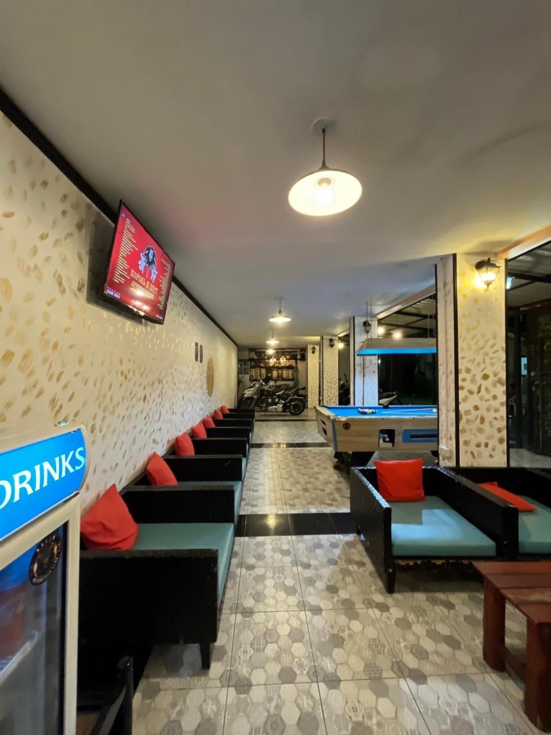 Blueskyhouse Patong Hotel Bagian luar foto