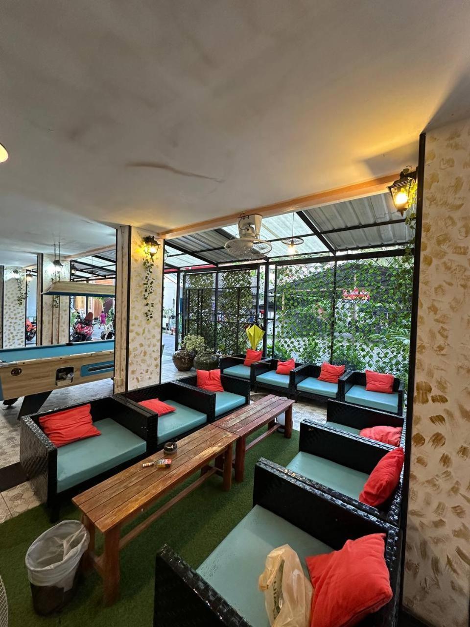 Blueskyhouse Patong Hotel Bagian luar foto