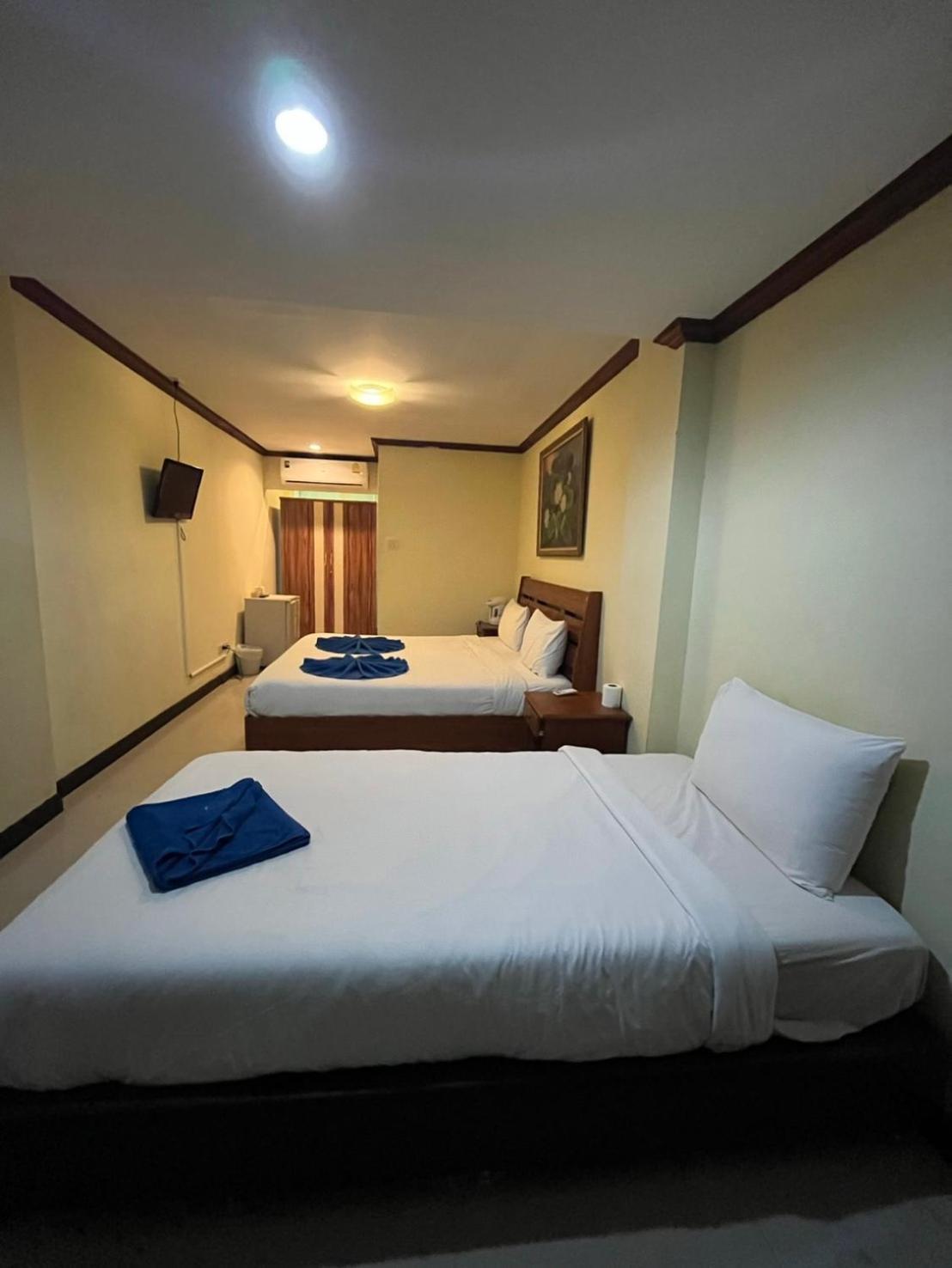 Blueskyhouse Patong Hotel Bagian luar foto