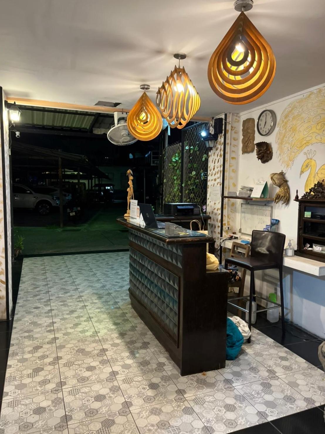 Blueskyhouse Patong Hotel Bagian luar foto